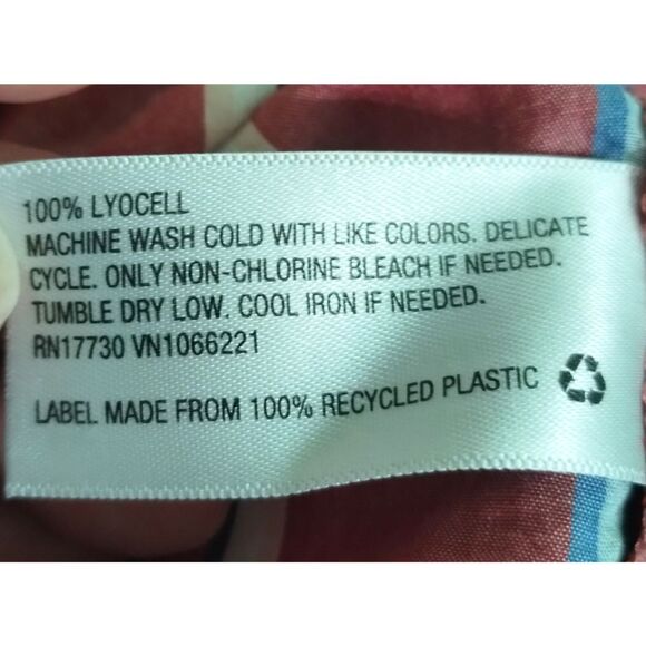 Women's Universal Thread Striped Button-Down Short Sleeve Blouse (Size Med) - Picture 8 of 8